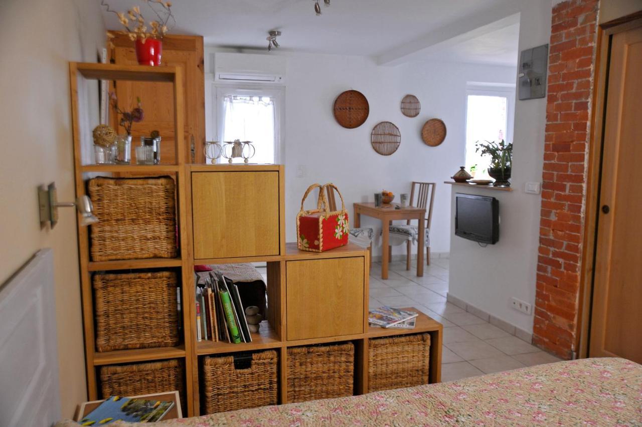 Bed And Breakfast La Maison De Nathalie Les Mayons 외부 사진